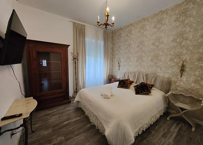 Romeo & Juliet Non-Hotel