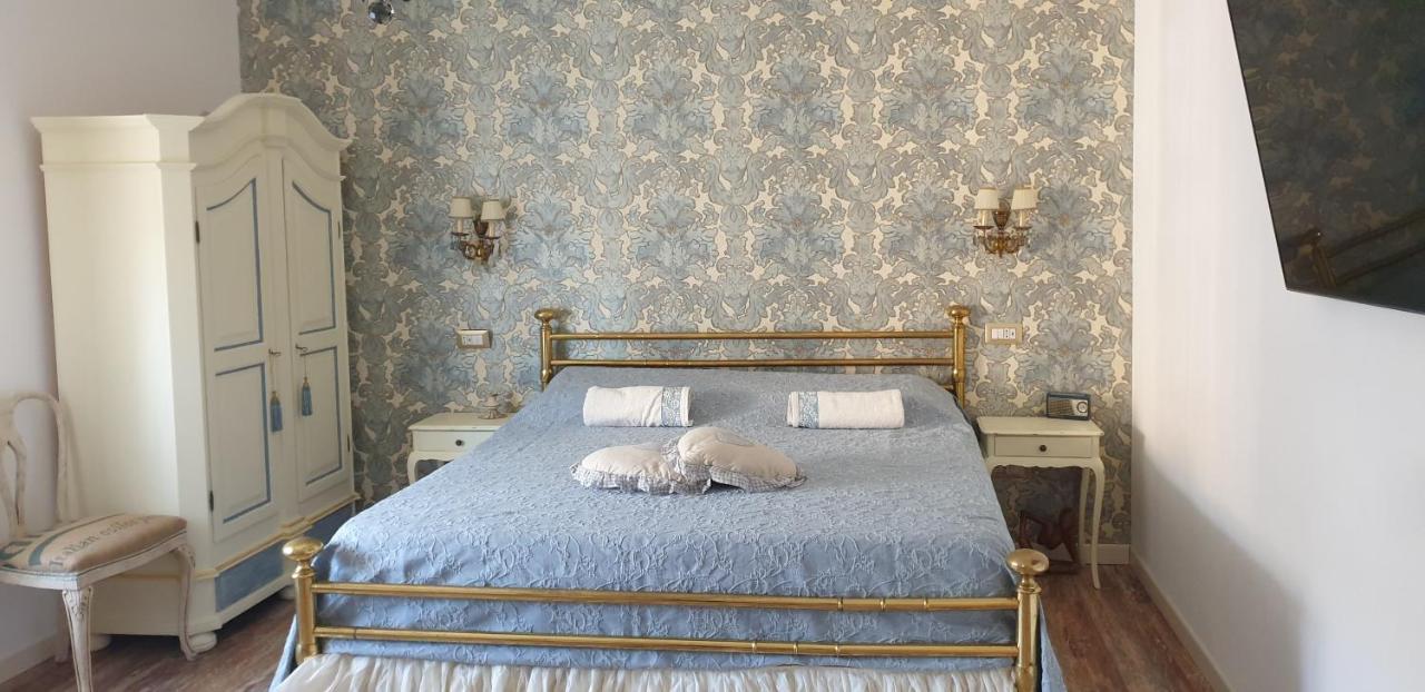 Romeo & Juliet Non-hotel *